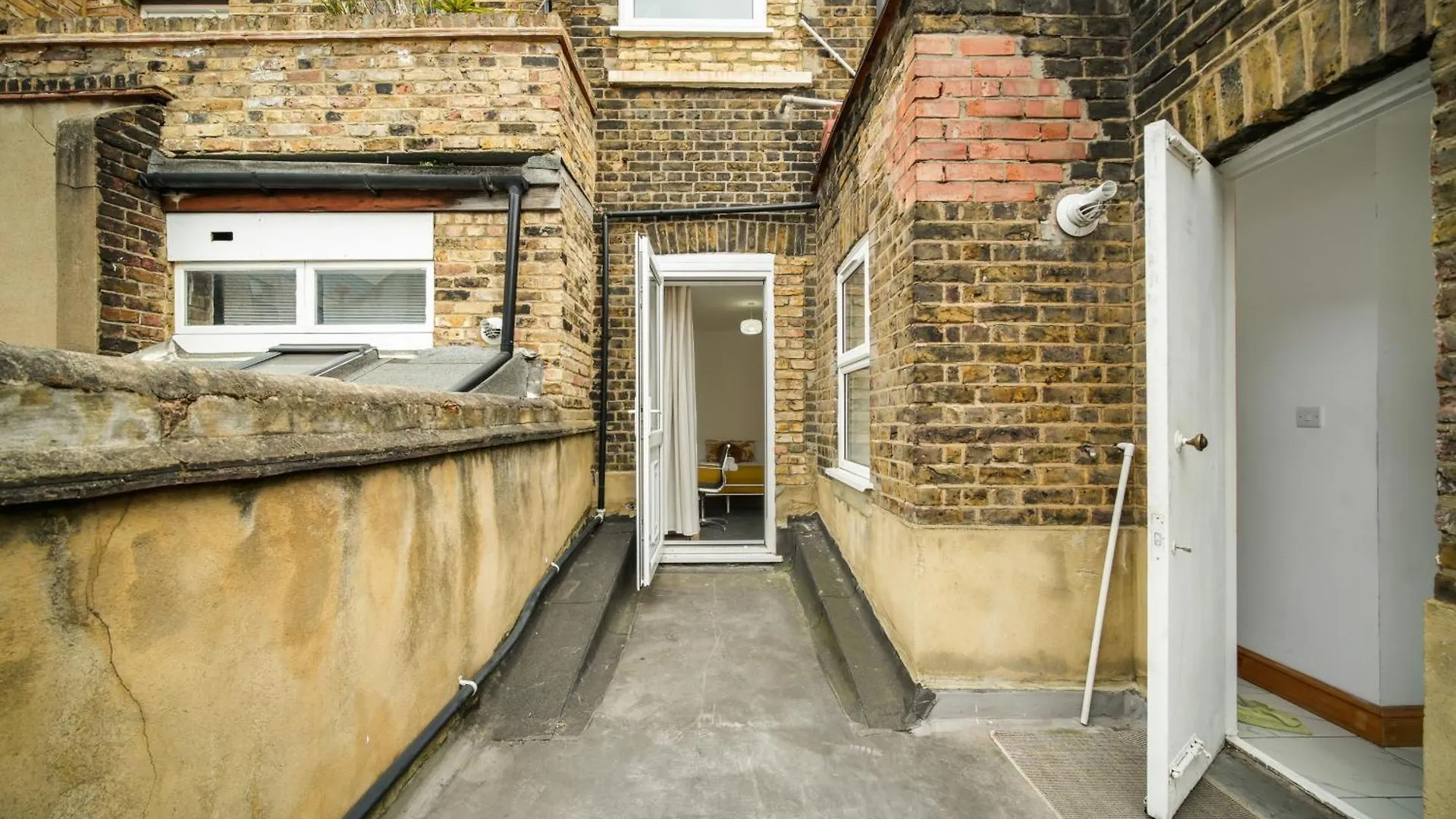 Visit Brick Lane - 1 Bed London Flat With Large Patio Apartment 0*,  United Kingdom