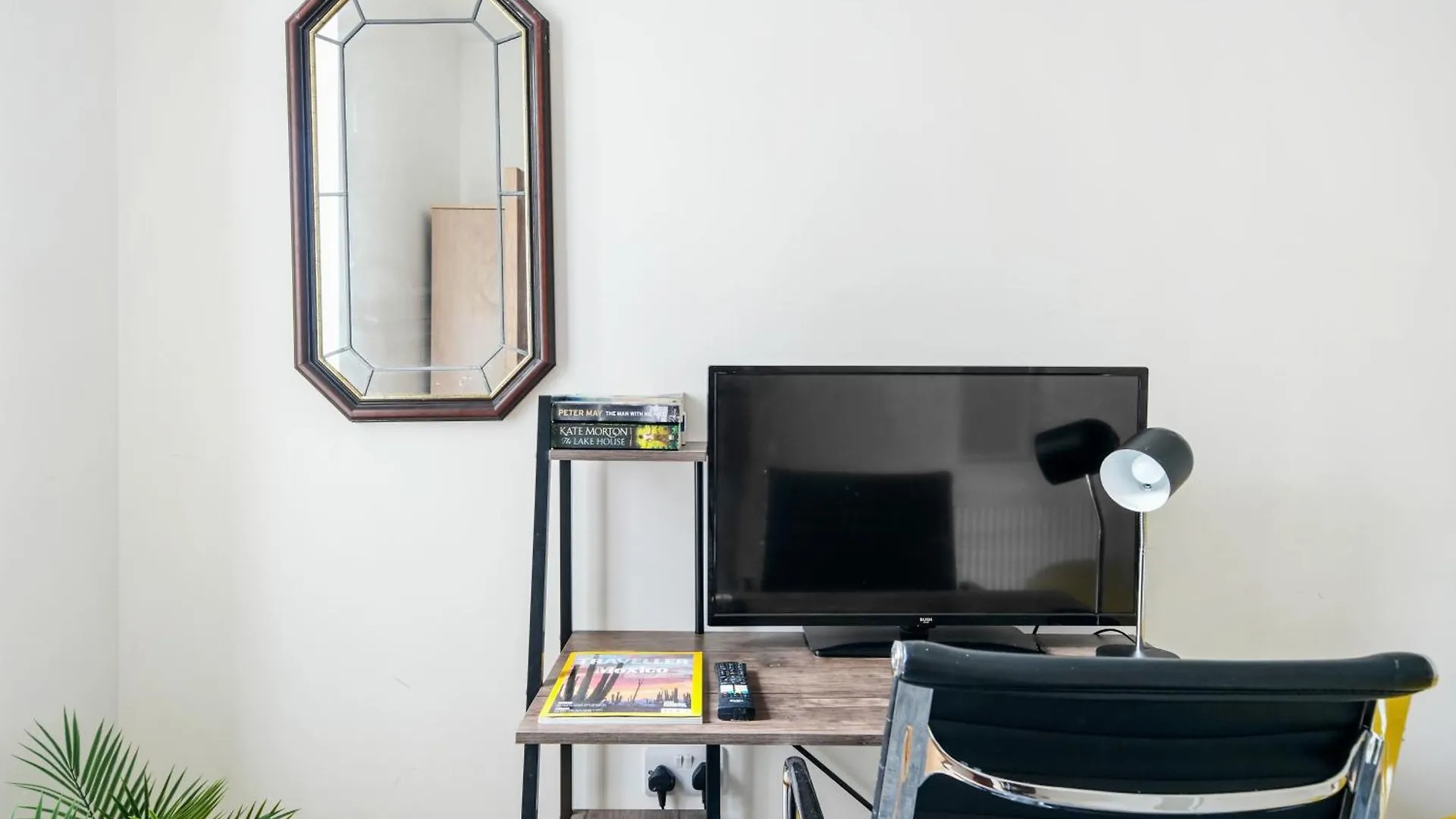 Visit Brick Lane - 1 Bed London Flat With Large Patio Apartment