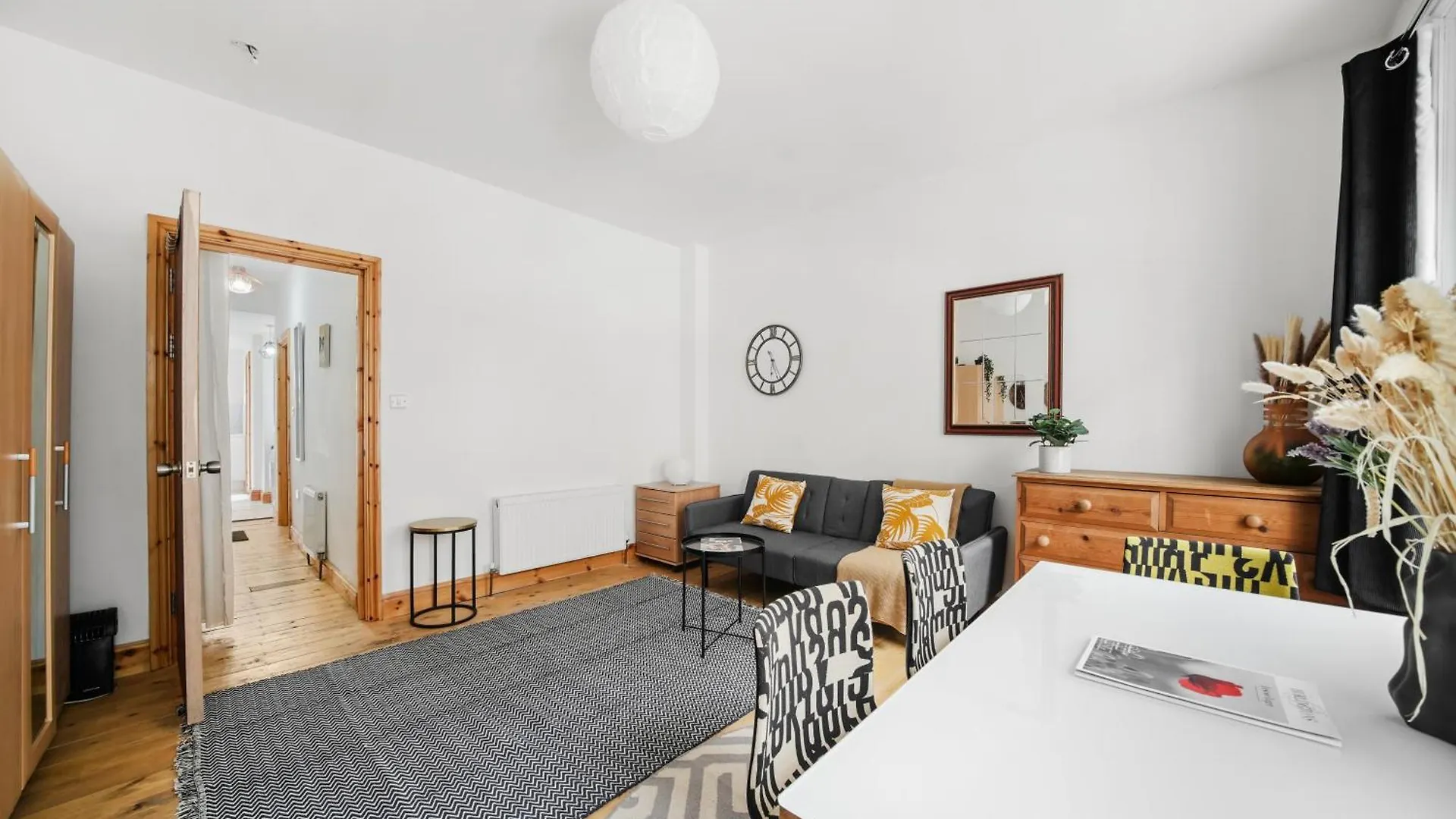 Visit Brick Lane - 1 Bed London Flat With Large Patio Apartment